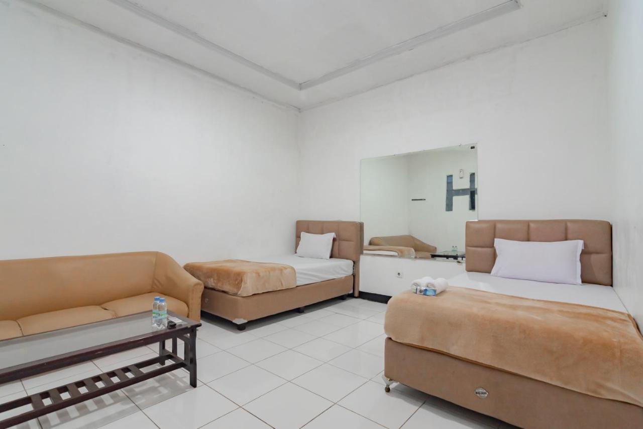 Hotel Markoni Pamanukan Mitra Reddoorz Pamanukan Hilir Exterior photo
