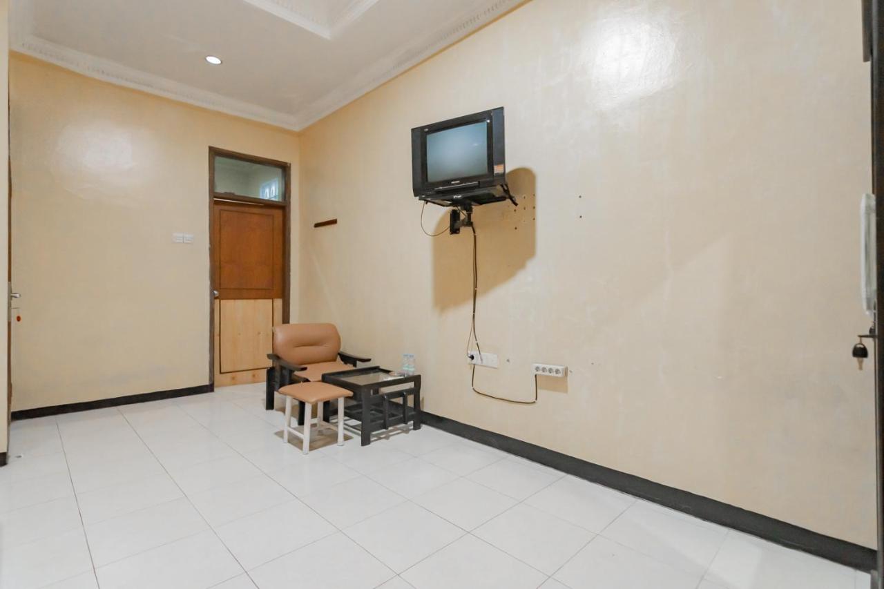 Hotel Markoni Pamanukan Mitra Reddoorz Pamanukan Hilir Exterior photo